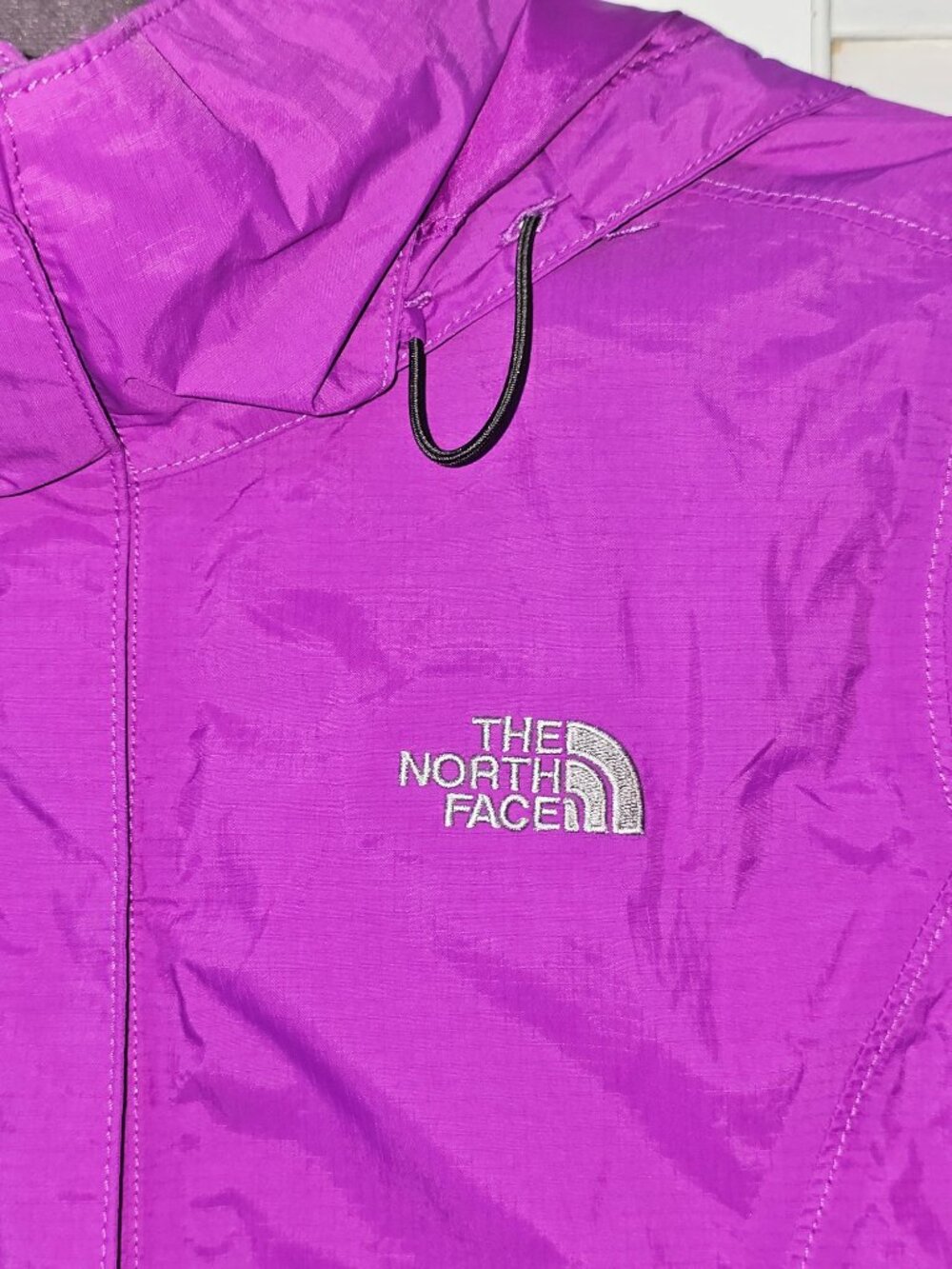 The North Face Women's Magenta HyVent Rain Resolve Jacket Size Small 2618 - Picture 11 of 15